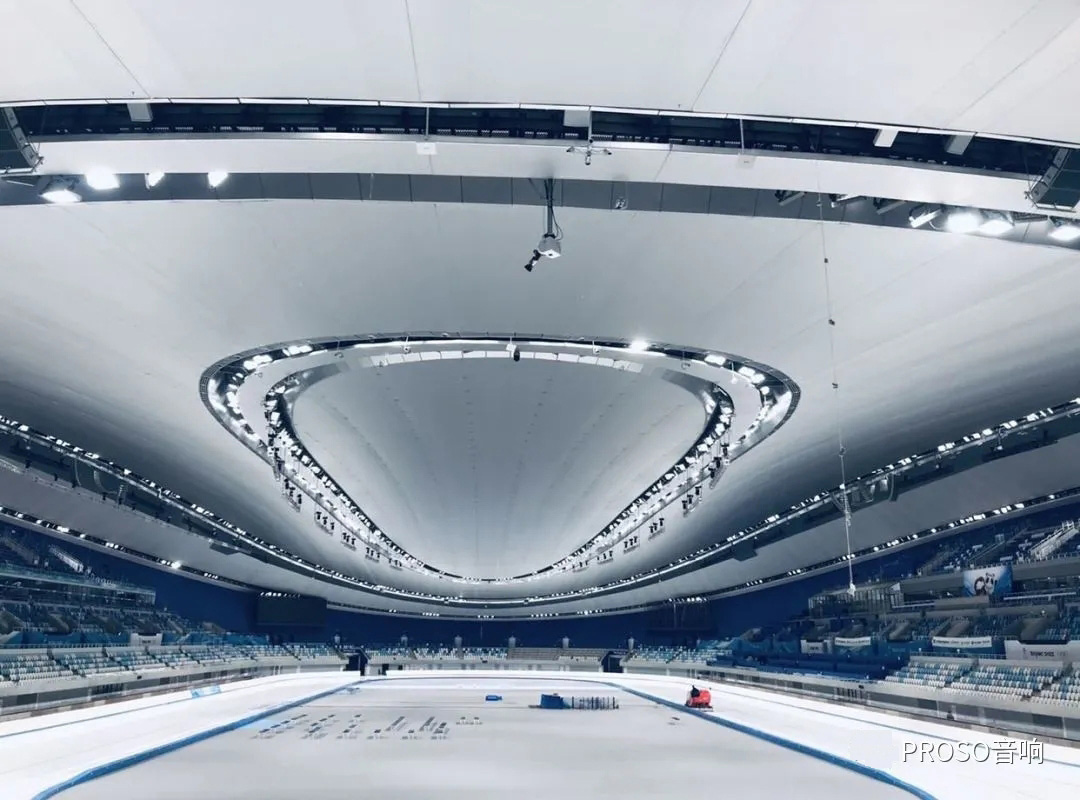 <b>為什么說體育擴聲工程最好采用專業的面陣列音箱？</b>