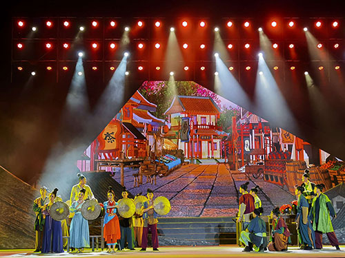 <b>舞臺燈光與音響技術：打造完美演出體驗的關鍵！</b>