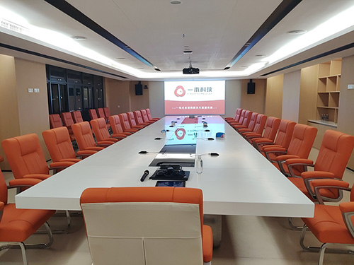 <b>2025年值得推薦的會議室音響系統解決方案包含哪些設備？</b>